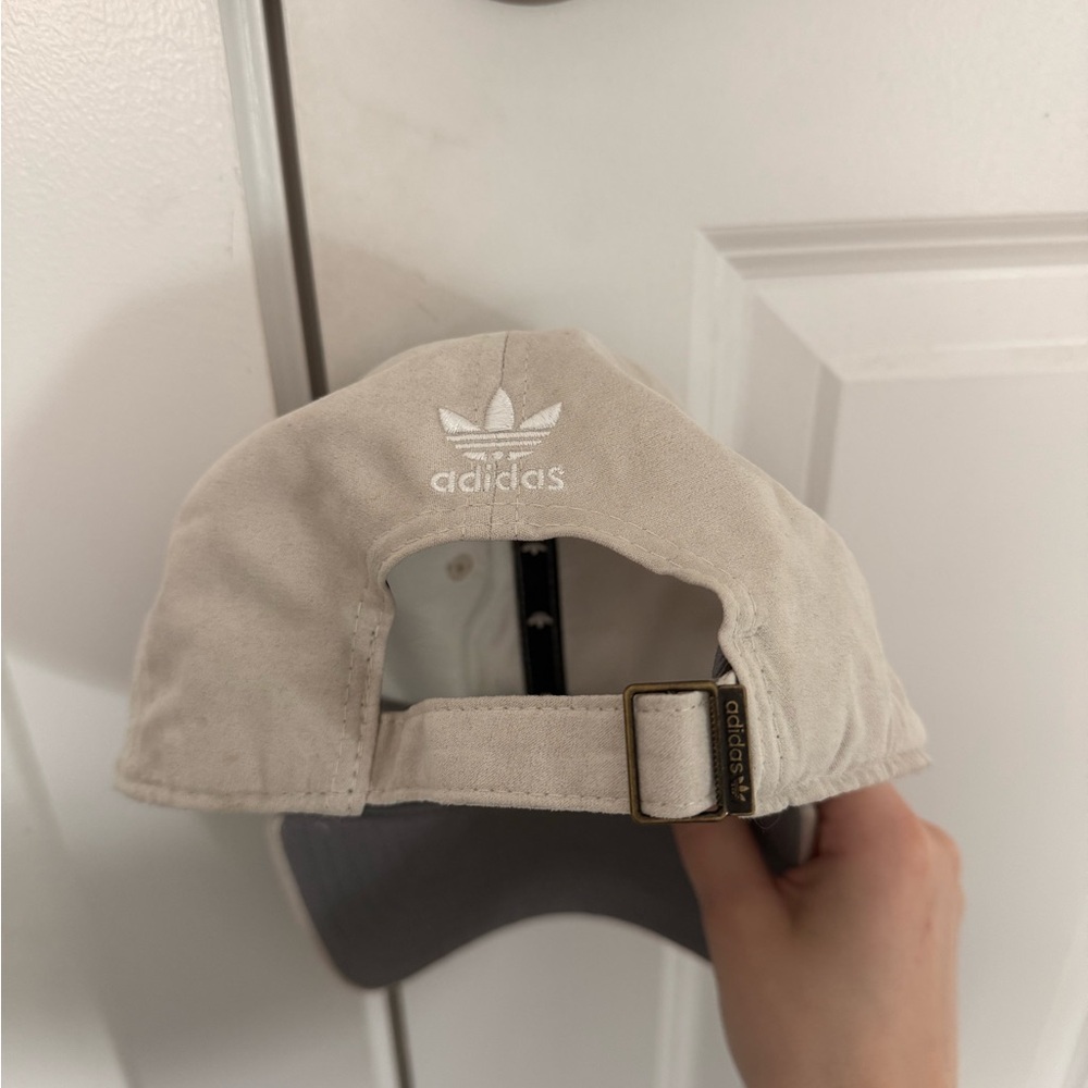 Adidas hat - Picture 3 of 3